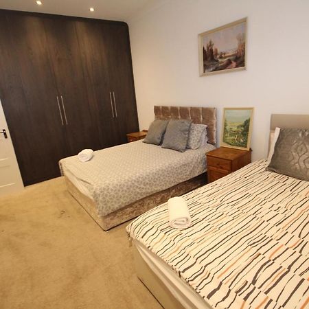 Great West Road Apartments Flat C London Eksteriør bilde