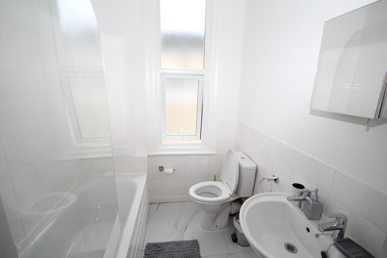 Great West Road Apartments Flat C London Eksteriør bilde